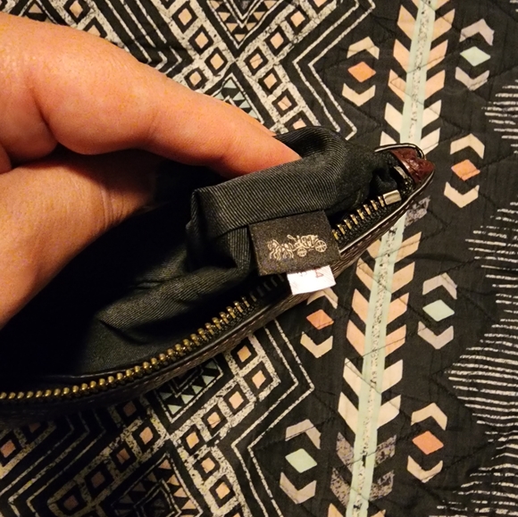 COACH MEDIUM POUCH WITH VARSITY STRIPE (COACH F22499) - Picture 8 of 9